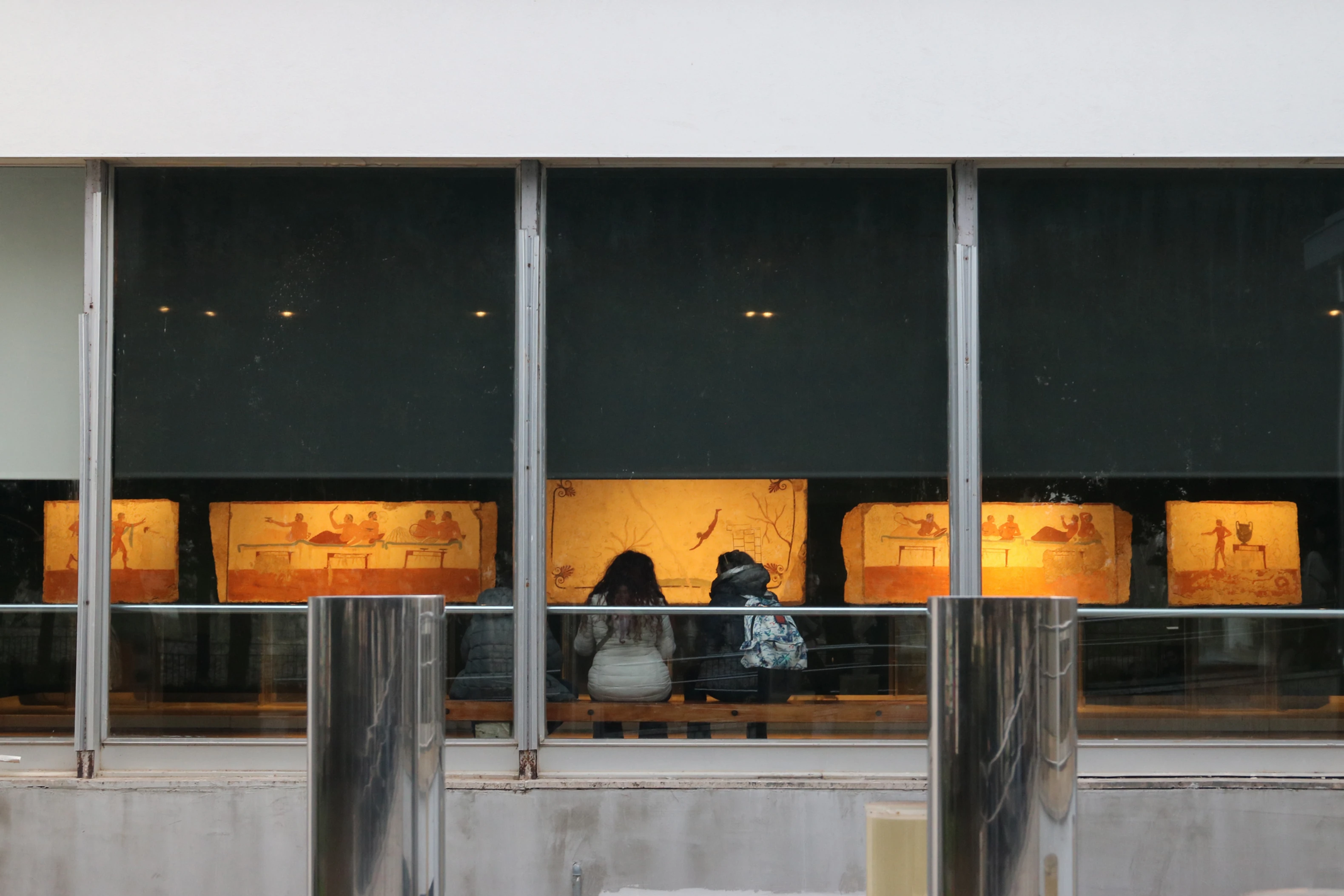 Tomb of the Diver, a painting with two people diving.